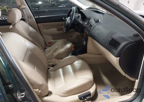 2000 Volkswagen Jetta Glx из США, поврежденный, VIN 3VWTE29M3YM077015